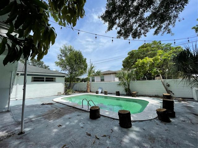 1902 W NASSAU STREET, Tampa, FL 33607