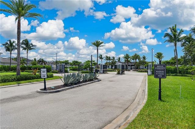 3625 Crimson LN, Fort Myers, FL 33916
