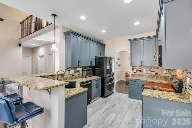 1915 Lynmore Drive, Sherrills Ford, NC 28673