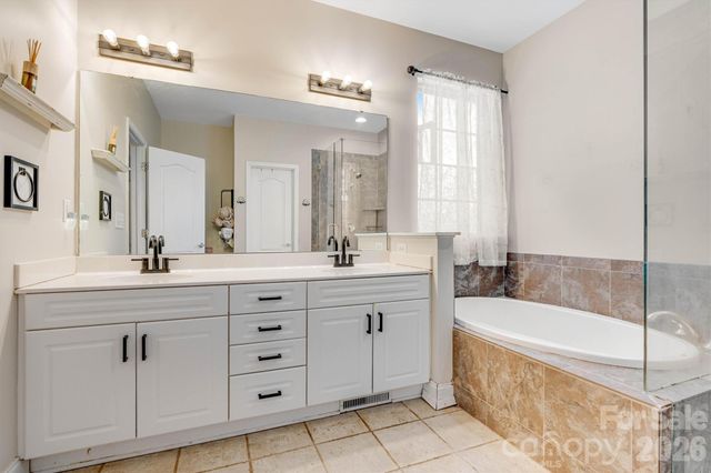 1915 Lynmore Drive, Sherrills Ford, NC 28673