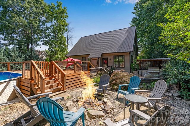 1915 Lynmore Drive, Sherrills Ford, NC 28673