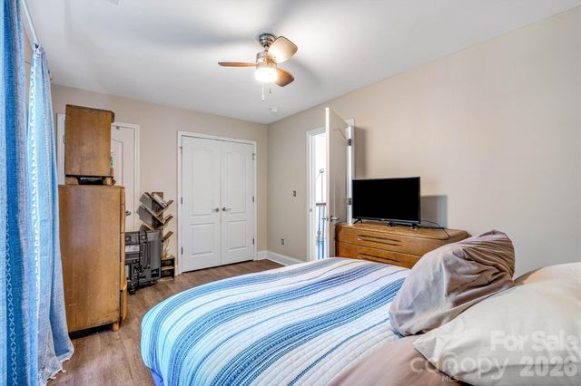 1915 Lynmore Drive, Sherrills Ford, NC 28673