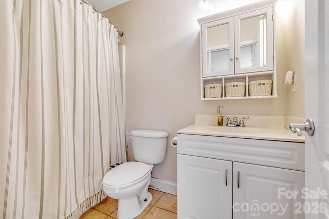 1915 Lynmore Drive, Sherrills Ford, NC 28673