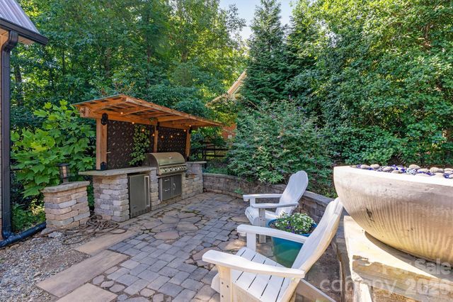 1915 Lynmore Drive, Sherrills Ford, NC 28673