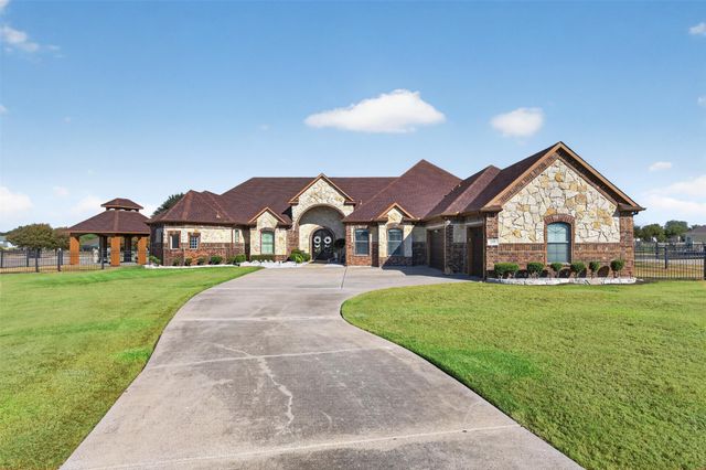 2521 Garrett Court, Cedar Hill, TX 75104