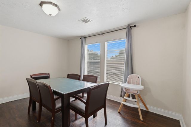 515 Riggs Street, Baytown, TX 77520