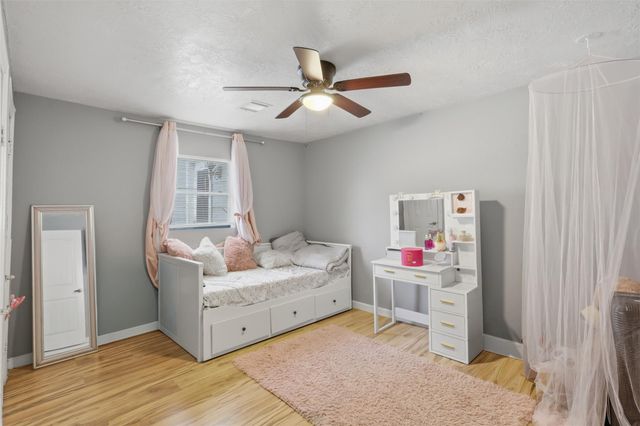 515 Riggs Street, Baytown, TX 77520