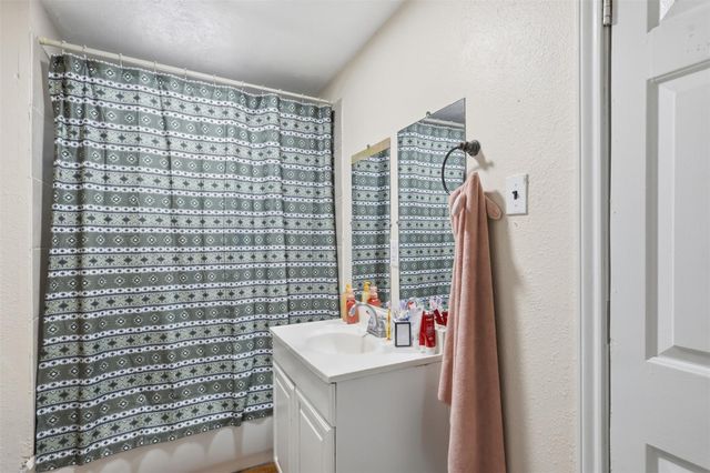 515 Riggs Street, Baytown, TX 77520