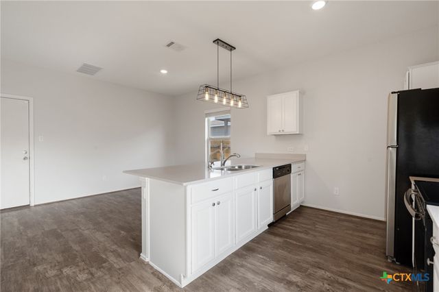 817 Circle Way, Jarrell, TX 76537