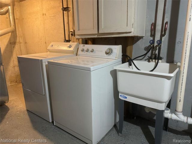 28187 Raleigh Crescent Dr, Chesterfield, MI 48051