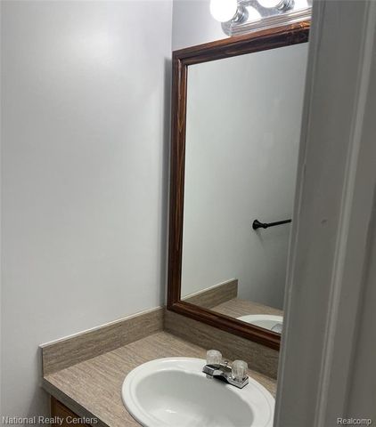 28187 Raleigh Crescent Dr, Chesterfield, MI 48051