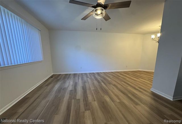 28187 Raleigh Crescent Dr, Chesterfield, MI 48051