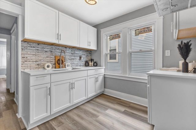 3530 W Park Hill AVENUE, Milwaukee, WI 53208