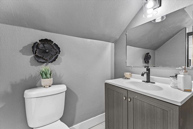 3530 W Park Hill AVENUE, Milwaukee, WI 53208