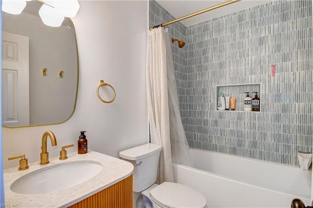 520 Hillshire WAY, Virginia Beach, VA 23454