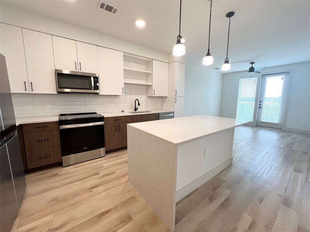 501 E College Street 1319, Lewisville, TX 75057