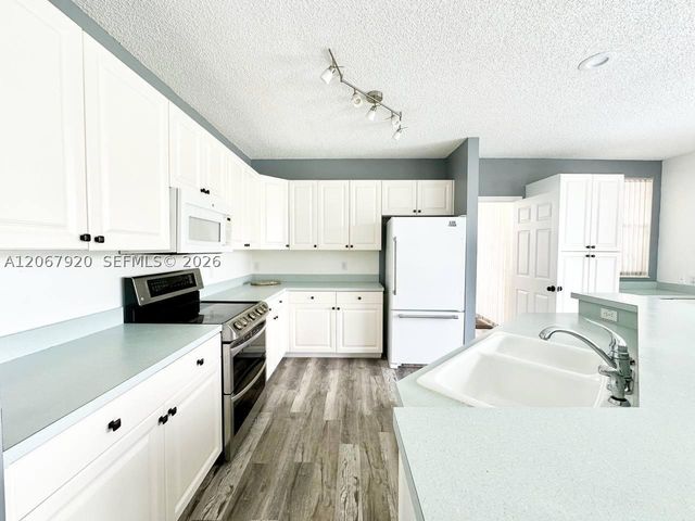 7647 Rockport Cir 1, Lake Worth, FL 33467