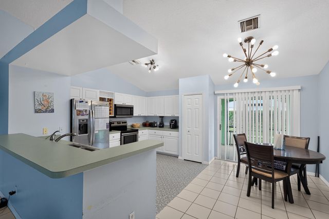7816 100TH Avenue, Vero Beach, FL 32967