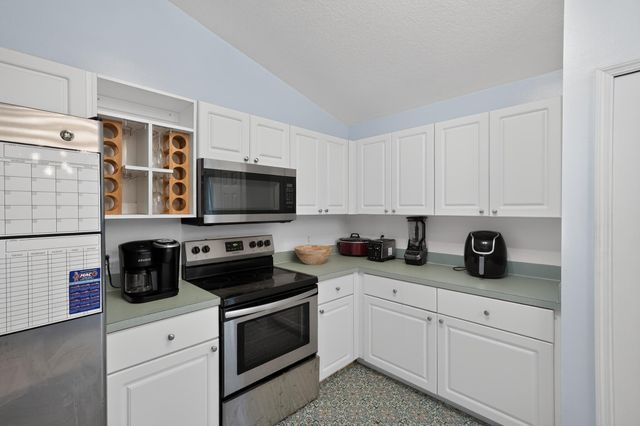7816 100TH Avenue, Vero Beach, FL 32967