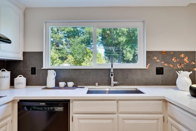 1634 Jamestown Drive, Cupertino, CA 95014