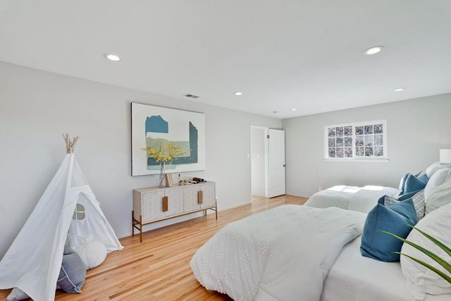 1634 Jamestown Drive, Cupertino, CA 95014