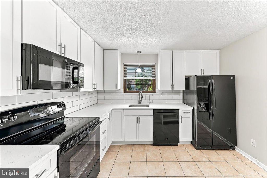 40 WITHERSPOON CT, Wayne, PA 19087 — photo 3