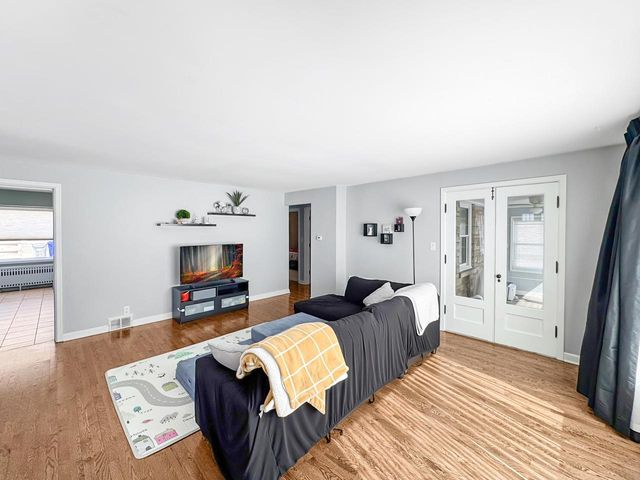 602 E GLENDALE AVENUE, Appleton, WI 54911