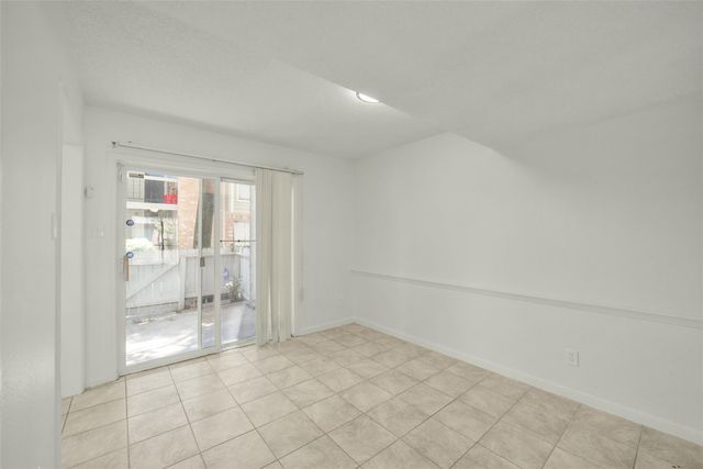 17401 Red Oak Drive 66, Houston, TX 77090
