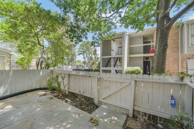 17401 Red Oak Drive 66, Houston, TX 77090
