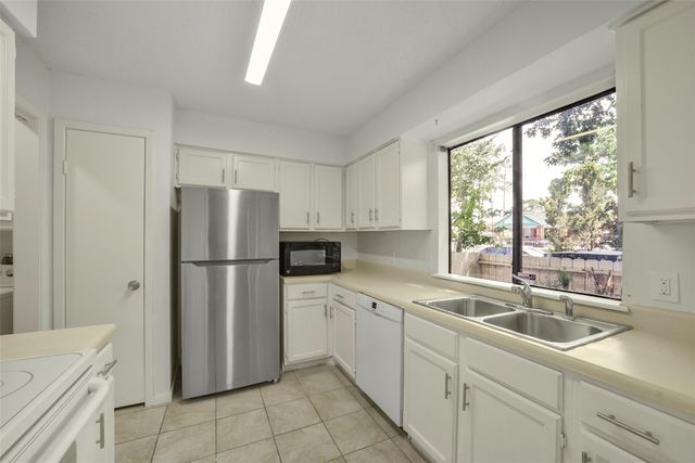 17401 Red Oak Drive 66, Houston, TX 77090