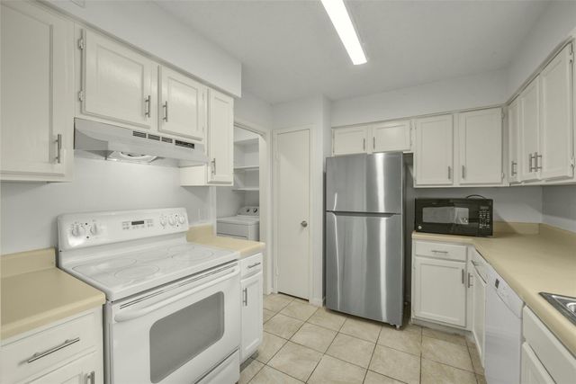 17401 Red Oak Drive 66, Houston, TX 77090