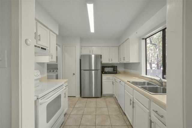 17401 Red Oak Drive 66, Houston, TX 77090