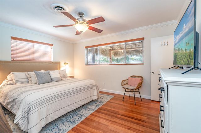 1512 E Hawthorne Cir, Hollywood, FL 33021