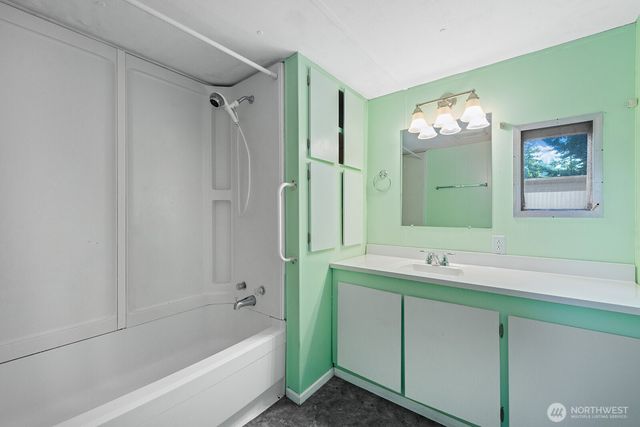 2210 Old Highway 99 S #12, Mount Vernon, WA 98274