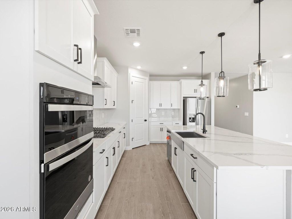 310 W FLATIRON Trail, Apache Junction, AZ 85120 — exterior