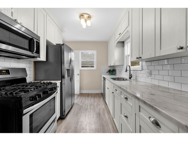 507 W 33RD St, Vancouver, WA 98660