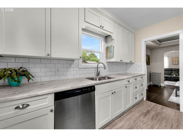 507 W 33RD St, Vancouver, WA 98660