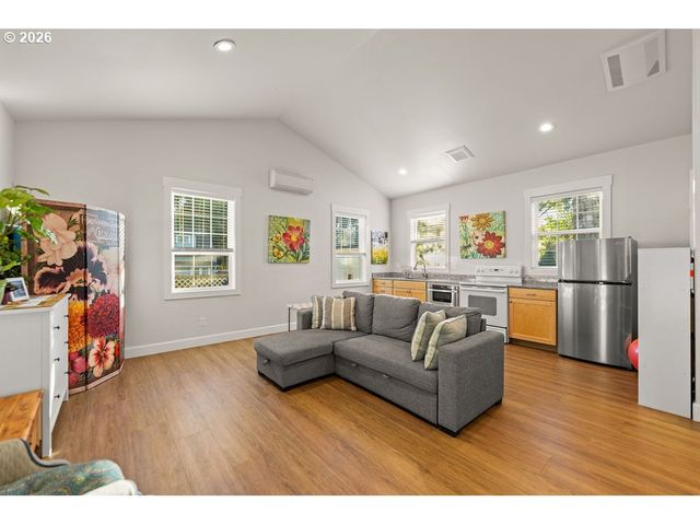 507 W 33RD St, Vancouver, WA 98660