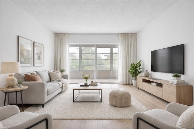 2900 NW 47th Terrace 303b, Lauderdale Lakes, FL 33313