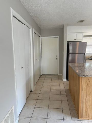 616 W Sunset Boulevard A, Fort Walton Beach, FL 32547