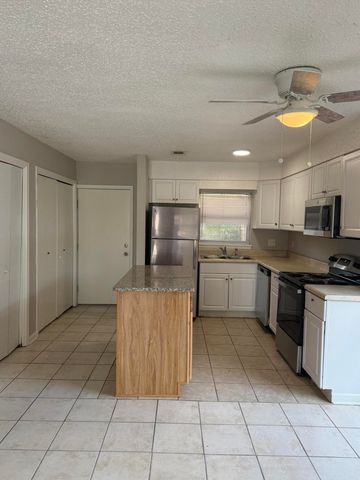 616 W Sunset Boulevard A, Fort Walton Beach, FL 32547