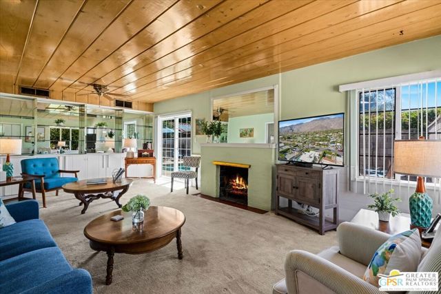 572 N Calle Marcus, Palm Springs, CA 92262