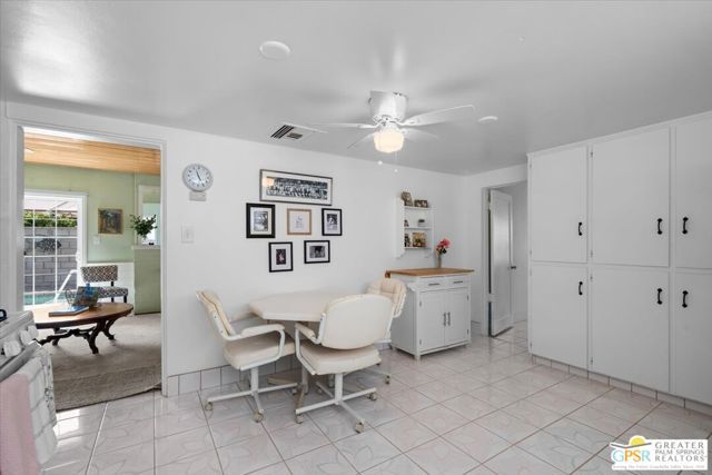 572 N Calle Marcus, Palm Springs, CA 92262