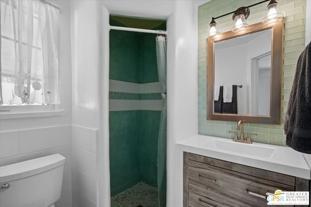 572 N Calle Marcus, Palm Springs, CA 92262