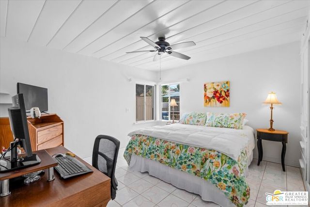 572 N Calle Marcus, Palm Springs, CA 92262