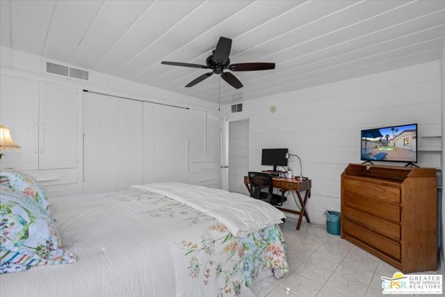 572 N Calle Marcus, Palm Springs, CA 92262