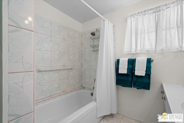 572 N Calle Marcus, Palm Springs, CA 92262