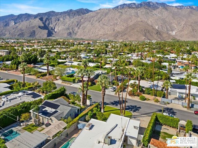 572 N Calle Marcus, Palm Springs, CA 92262