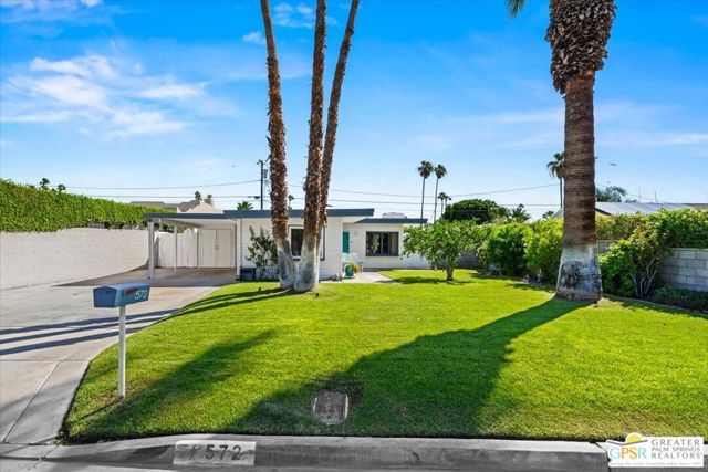 572 N Calle Marcus, Palm Springs, CA 92262