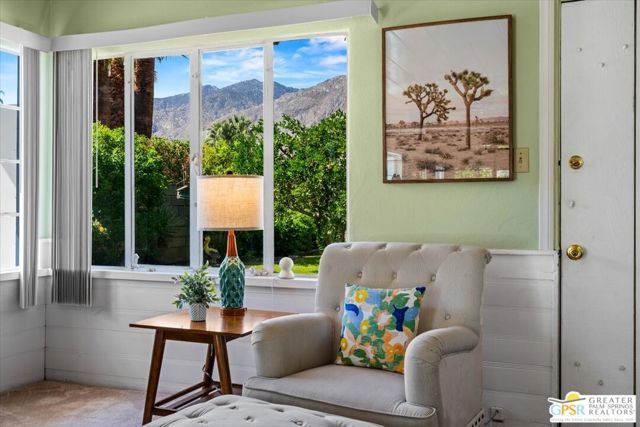 572 N Calle Marcus, Palm Springs, CA 92262